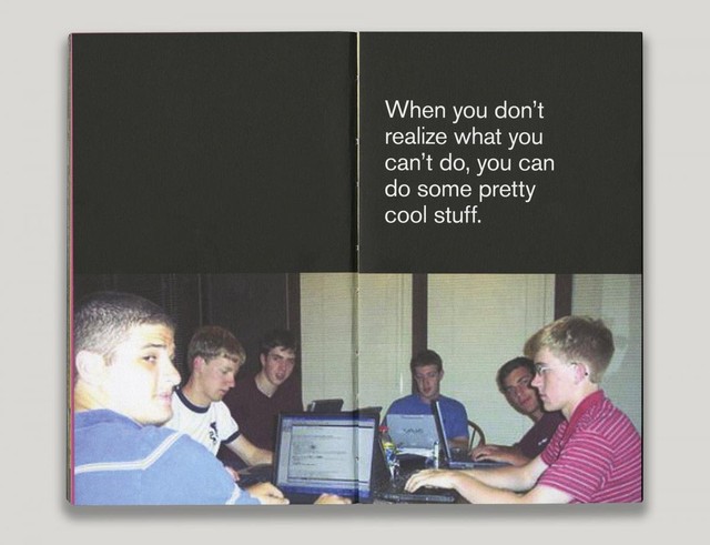 Bật mí về cuốn sách nhỏ màu đỏ trên bàn tất cả các nhân viên Facebook 6