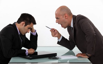 Phải làm gì khi mối quan hệ giữa nhân viên và sếp căng thẳng?